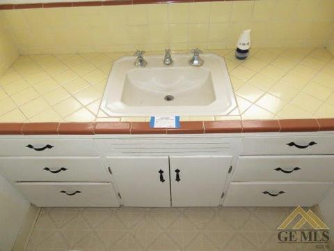 518 Bell Ave, Taft, CA 93268 photo 8