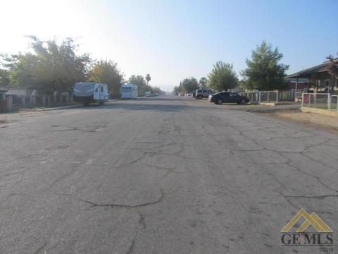 513 Fillmore St, Taft, CA 93268 photo 2