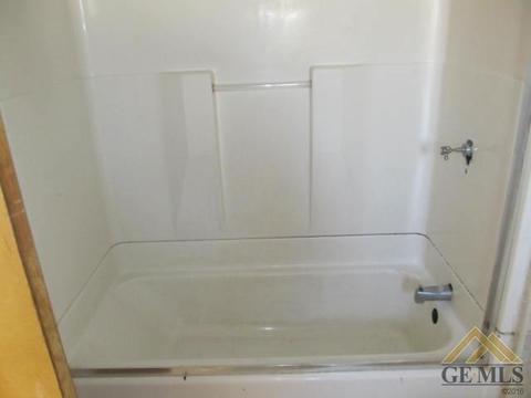 513 Fillmore St, Taft, CA 93268 photo 8