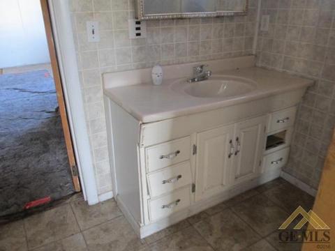 513 Fillmore St, Taft, CA 93268 photo 7