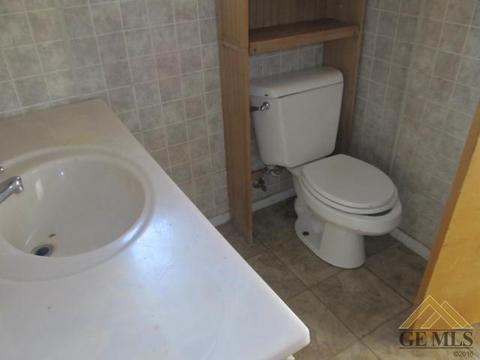 513 Fillmore St, Taft, CA 93268 photo 9