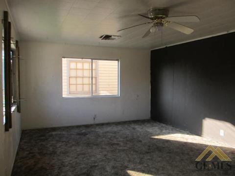 513 Fillmore St, Taft, CA 93268 photo 3