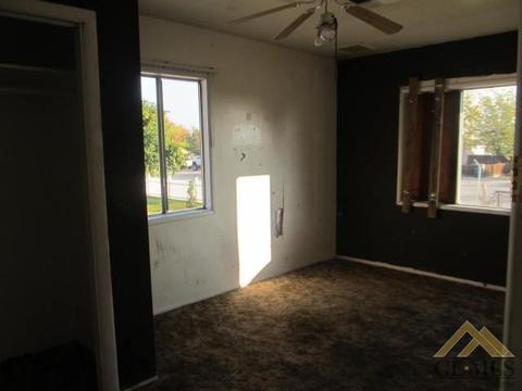 513 Fillmore St, Taft, CA 93268 photo 6