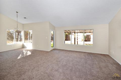 1161 Redwood Ct, Tehachapi, CA 93561 photo 4