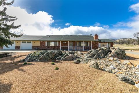 18521 Saint Andrews Dr, Tehachapi, CA 93561 photo 2