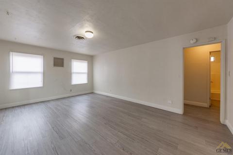 754 Oak Ave, Wasco, CA 93280 photo 4
