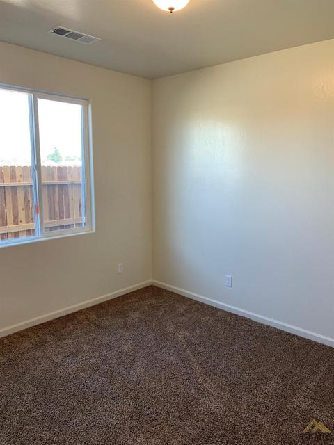 314 Peppermint Ct, Wasco, CA 93280 photo 5