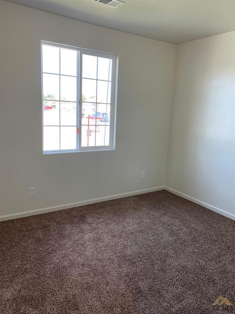 314 Peppermint Ct, Wasco, CA 93280 photo 4