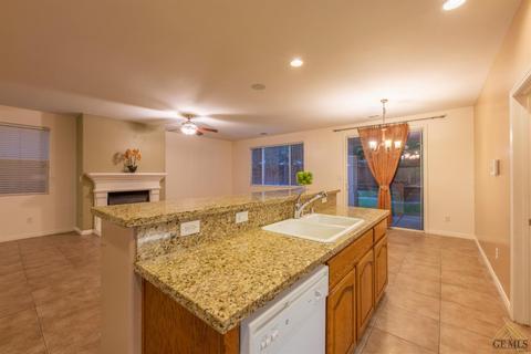 306 Pine Falls Dr, Bakersfield, CA 93314 photo 13