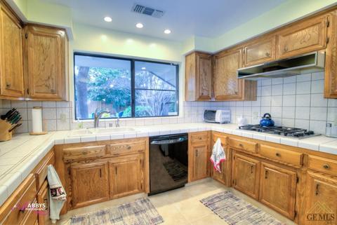 5207 Deville Ct, Bakersfield, CA 93308 photo 9