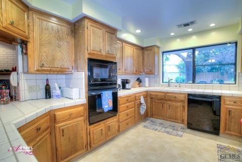 5207 Deville Ct, Bakersfield, CA 93308 photo 8