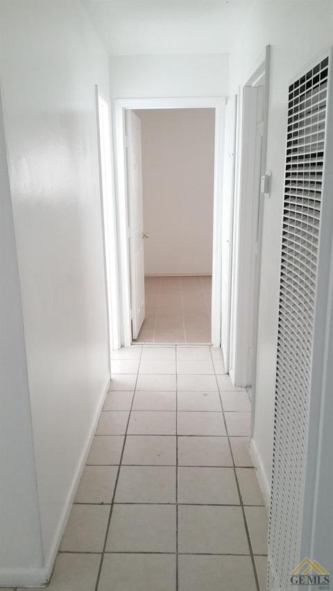 921 Sylvia Dr, Bakersfield, CA 93304 photo 13