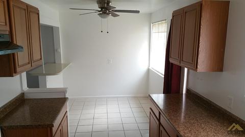 921 Sylvia Dr, Bakersfield, CA 93304 photo 8