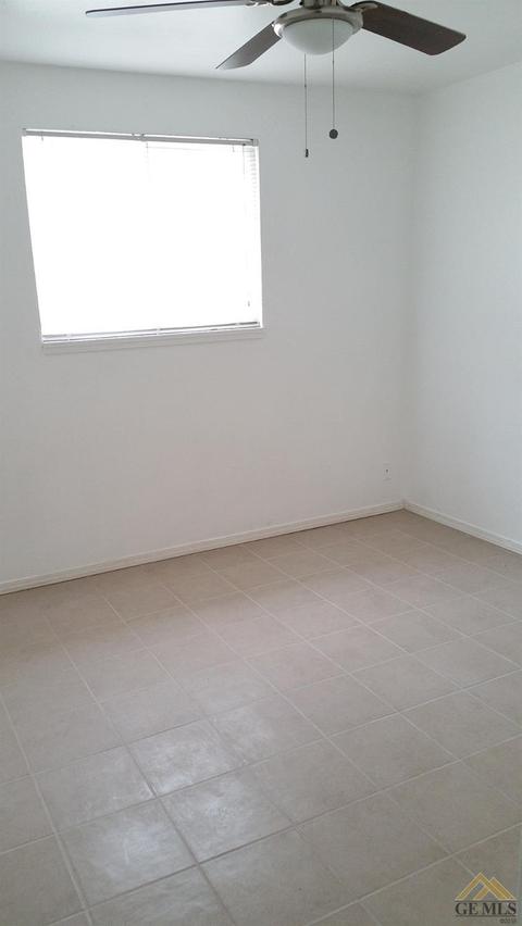 921 Sylvia Dr, Bakersfield, CA 93304 photo 12