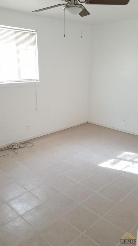 921 Sylvia Dr, Bakersfield, CA 93304 photo 17