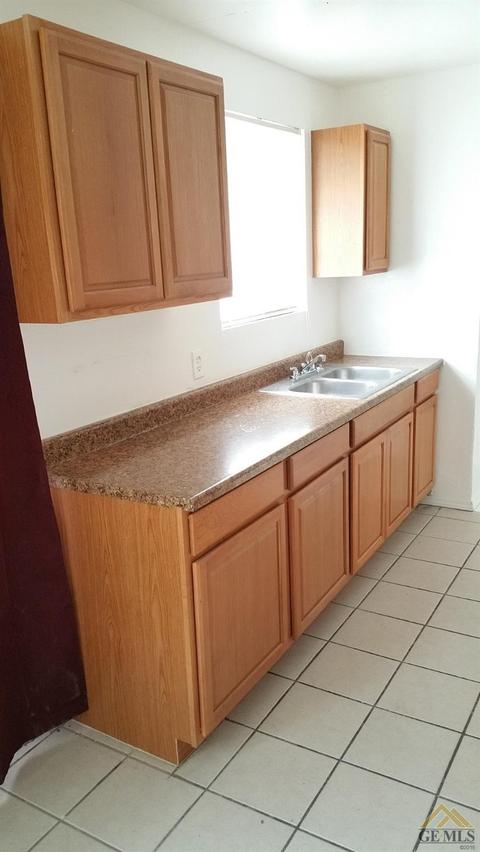 921 Sylvia Dr, Bakersfield, CA 93304 photo 6