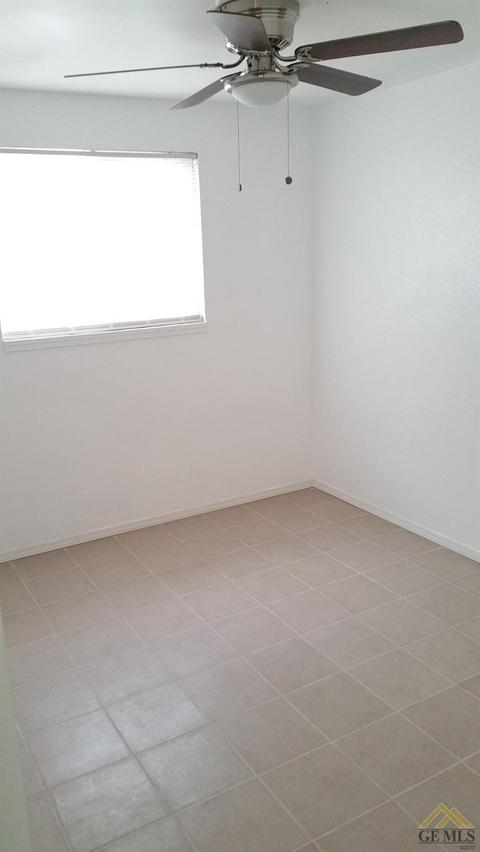 921 Sylvia Dr, Bakersfield, CA 93304 photo 14