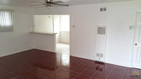 921 Sylvia Dr, Bakersfield, CA 93304 photo 3