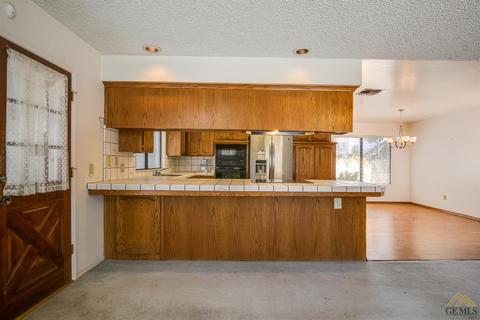 21209 Hacienda Dr, Tehachapi, CA 93561 photo 11