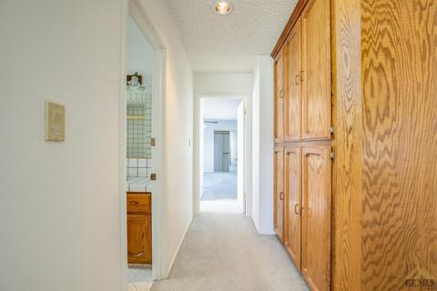 21209 Hacienda Dr, Tehachapi, CA 93561 photo 17