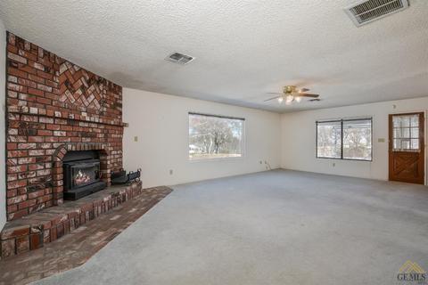 21209 Hacienda Dr, Tehachapi, CA 93561 photo 4