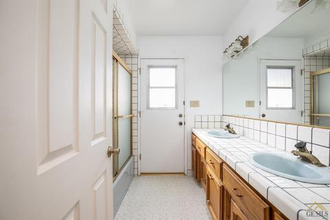 21209 Hacienda Dr, Tehachapi, CA 93561 photo 16