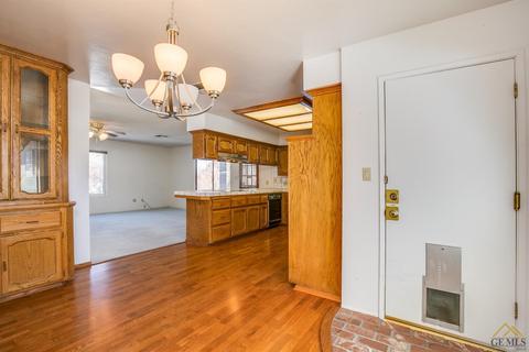 21209 Hacienda Dr, Tehachapi, CA 93561 photo 8