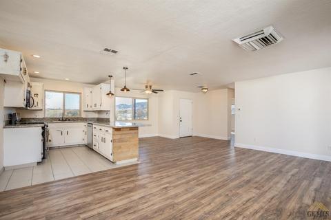 20913 Ridgeway Dr, Tehachapi, CA 93561 photo 4