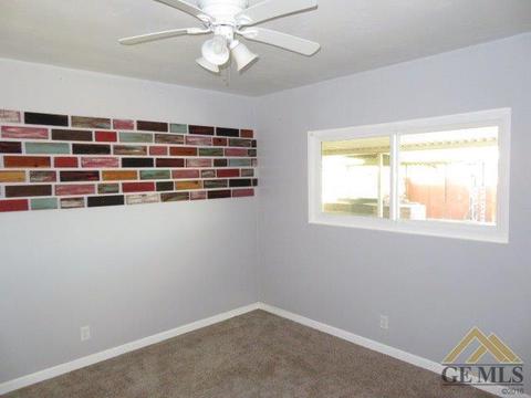 108 E Warren St, Taft, CA 93268 photo 7