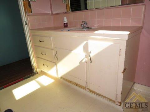 108 E Warren St, Taft, CA 93268 photo 12
