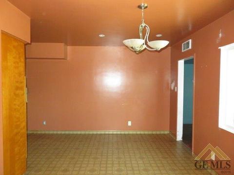 108 E Warren St, Taft, CA 93268 photo 18