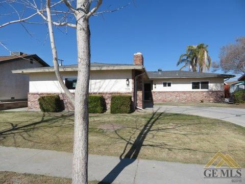 108 E Warren St, Taft, CA 93268 photo 2
