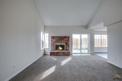 427 Sherwood Pl, Tehachapi, CA 93561 photo 4