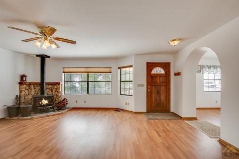 30260 Knight Ct, Tehachapi, CA 93561 photo 3