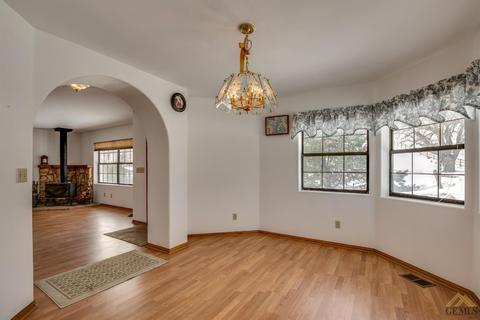 30260 Knight Ct, Tehachapi, CA 93561 photo 6