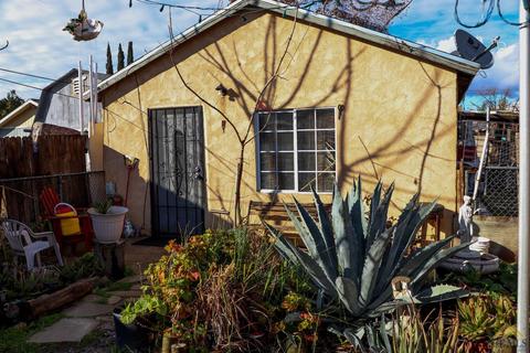 8512 School St, Lamont, CA 93241 photo 2