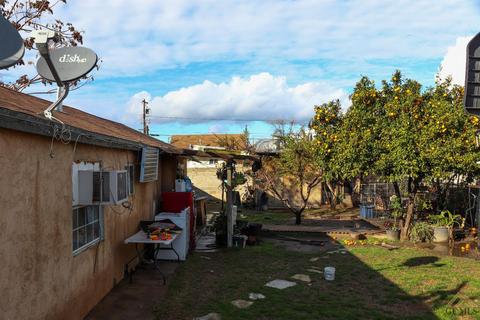 8512 School St, Lamont, CA 93241 photo 3