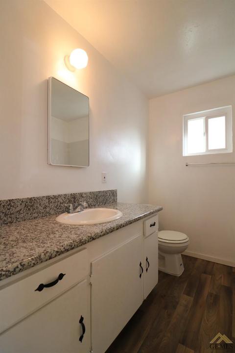 304 Adams St, Taft, CA 93268 photo 16
