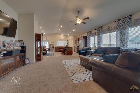 6412 Cape Cod Ave, Bakersfield, CA 93313 photo 6
