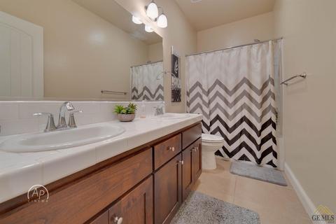 6412 Cape Cod Ave, Bakersfield, CA 93313 photo 17