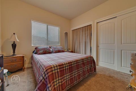 6412 Cape Cod Ave, Bakersfield, CA 93313 photo 16