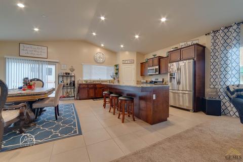 6412 Cape Cod Ave, Bakersfield, CA 93313 photo 9