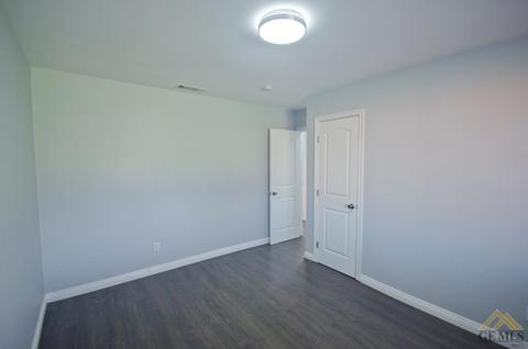 512 Easter St, Bakersfield, CA 93307 photo 16