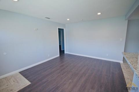 512 Easter St, Bakersfield, CA 93307 photo 15