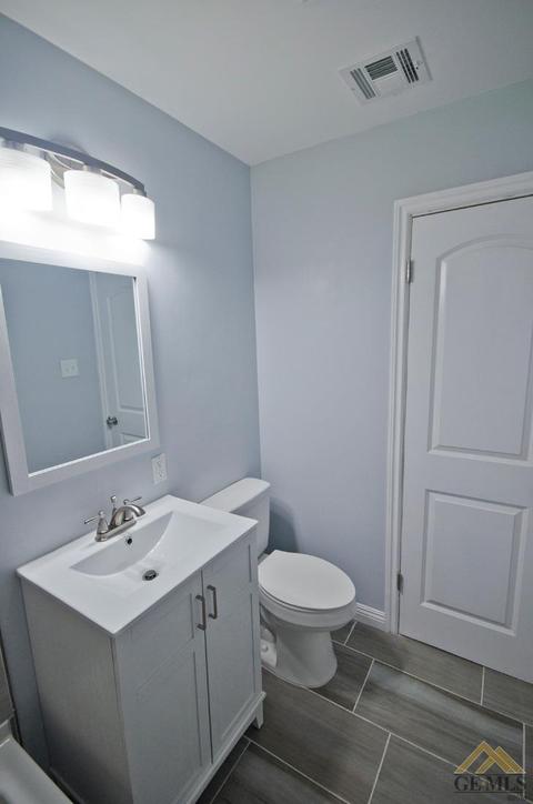 512 Easter St, Bakersfield, CA 93307 photo 12