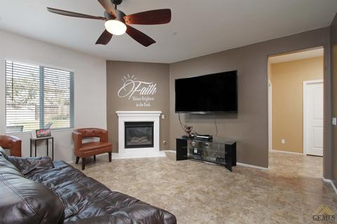 15744 La Strada Ct, Bakersfield, CA 93314 photo 3