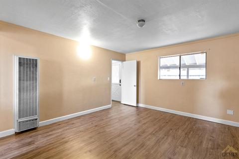 20409 Sierra Ave, Tehachapi, CA 93561 photo 4