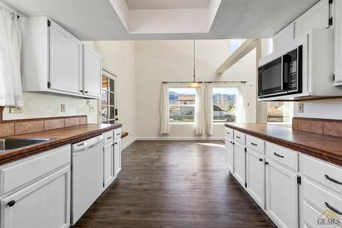 20409 Sierra Ave, Tehachapi, CA 93561 photo 10