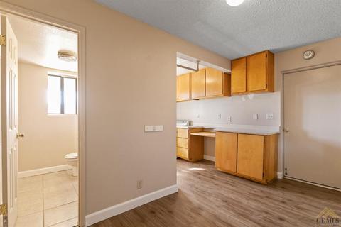 20409 Sierra Ave, Tehachapi, CA 93561 photo 5