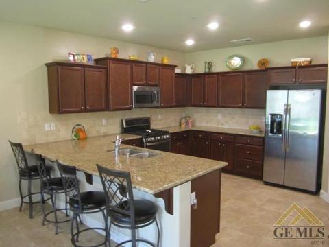 6311 Cape Cod Ave, Bakersfield, CA 93313 photo 2